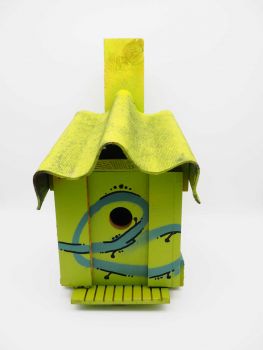 Vogelhäuschen, handgefertigt, nachhaltig, Nistplatz, Vogelschutz, Save the Farm, Naturschutz, Tiere, Geschenk, Garten, Dekoration, Frühling, Sommer, Winter, Umwelt, Artenvielfalt, Lebensraum, Stuttgart, Baden-Württemberg, Deutschland